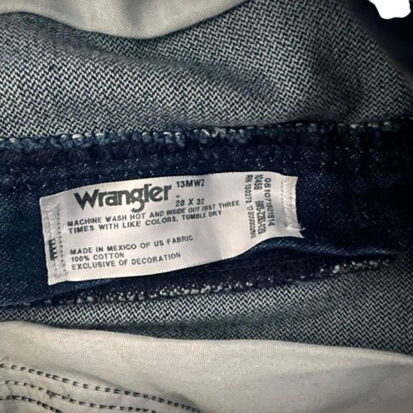 WRANGLER Reworked Distressed Dark Wash‎ Denim Shorts Sz 28 - Picture 6 of 6